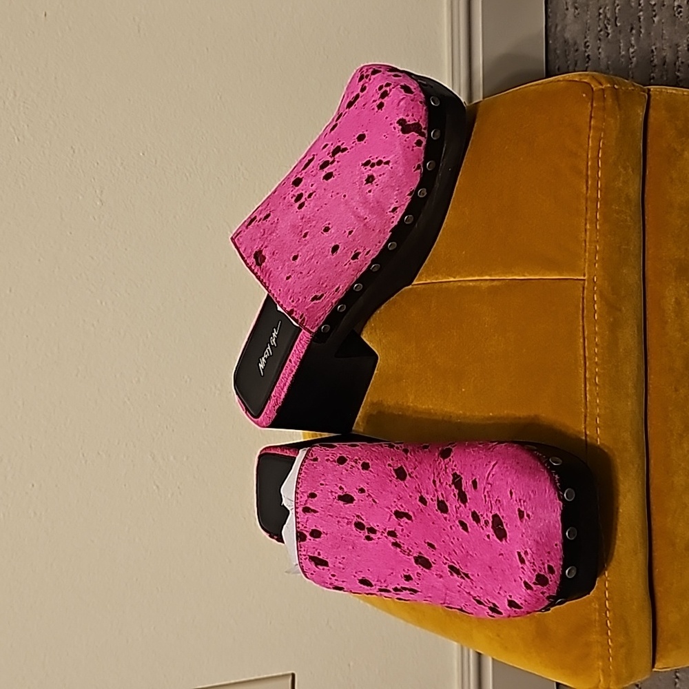 ●●NASTY GAL SQUARE TOE CLOG●●